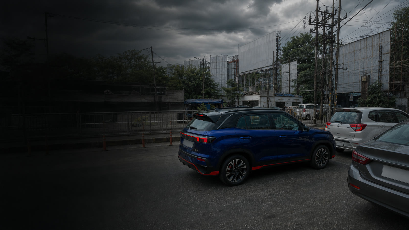 An everyday drive through a busy Kolkata street